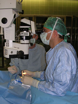 Surgeon and operating microscope during an eye operation